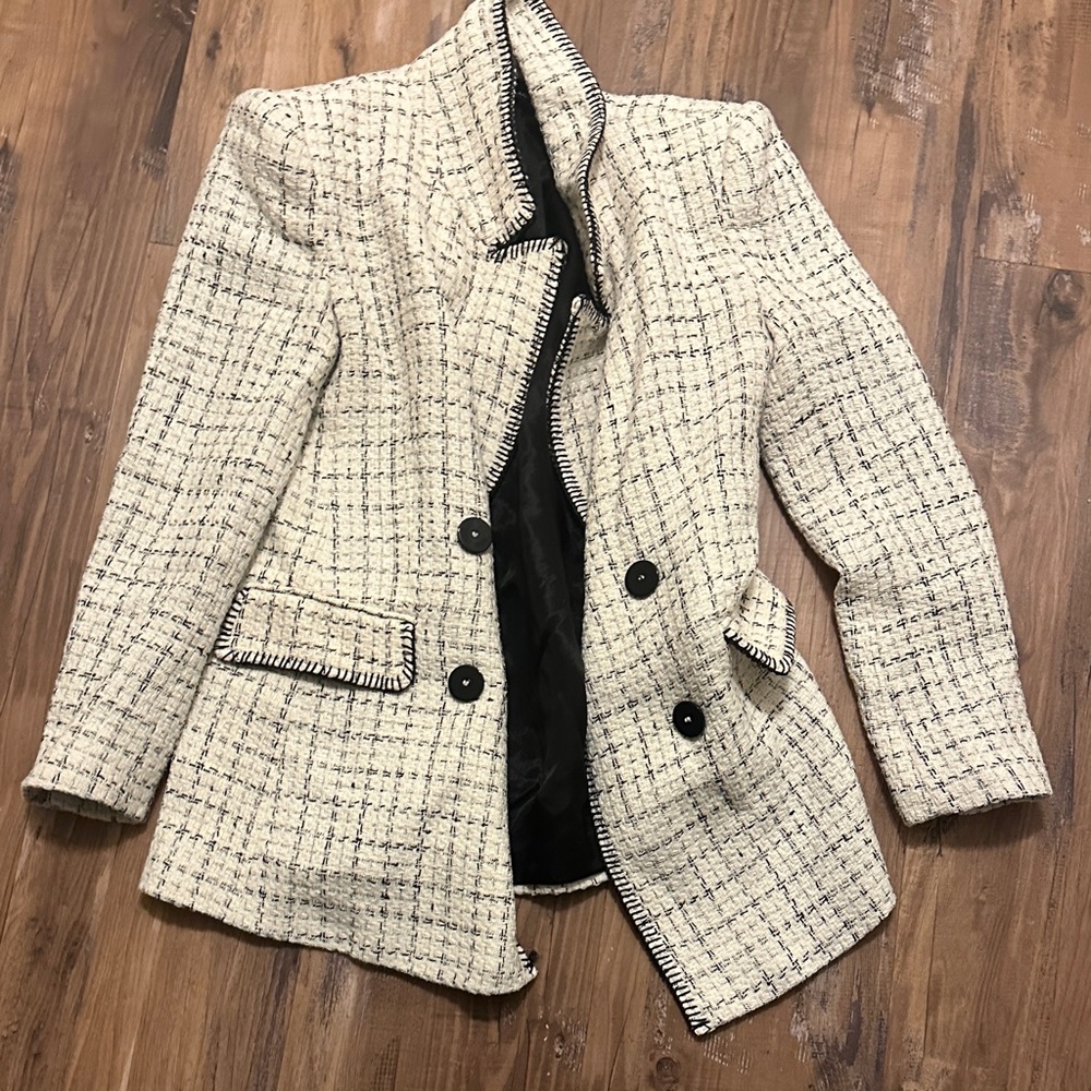 ZARA WOMAN NWT DOUBLE BREASTED TEXTURED WEAVE JACKET ECRU BLACK - Picture 2 of 7
